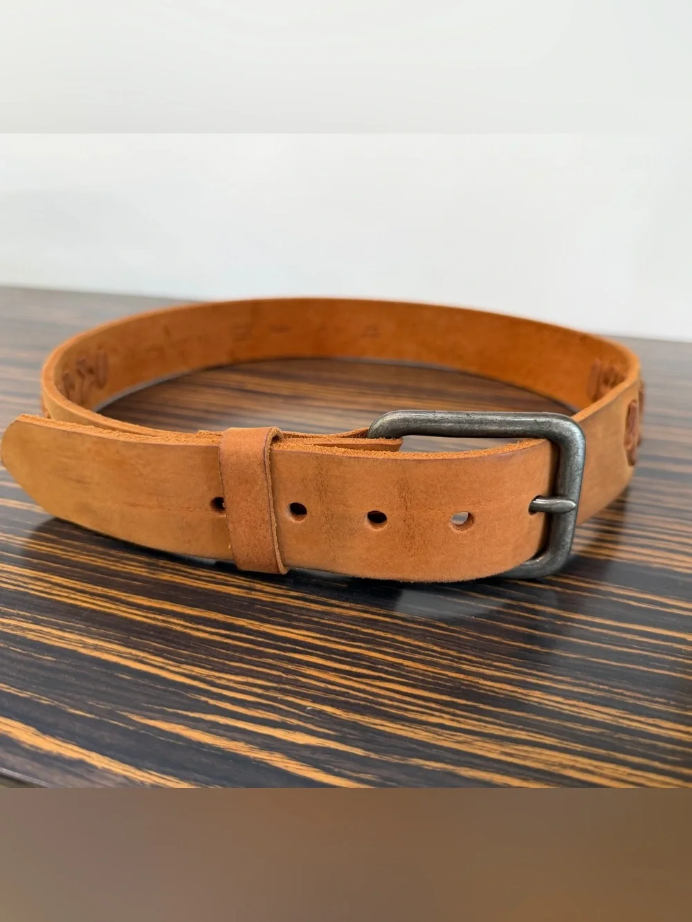 Unisex Banana Republic Tan Italian Leather Boho/Western Belt, 42”L, Brass Buckle